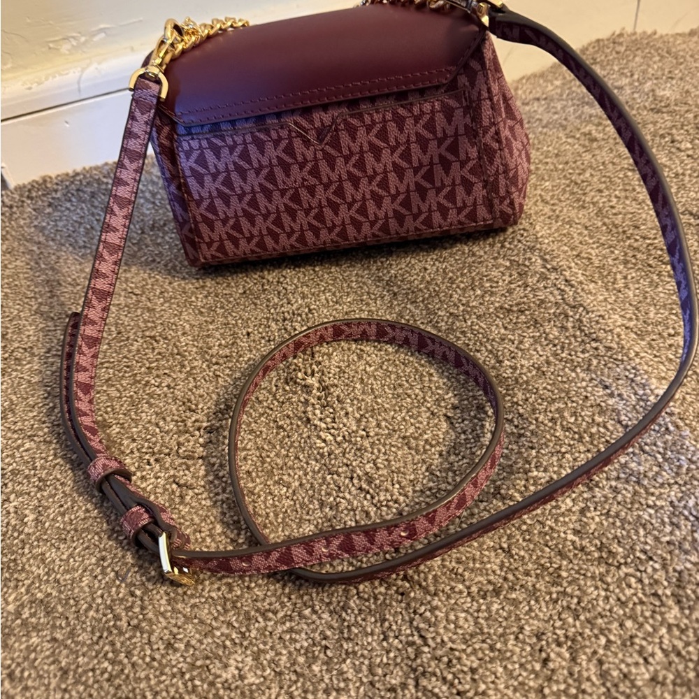 Michael Kors Purple and Gold Crossbody Bag NWOT - Picture 2 of 6